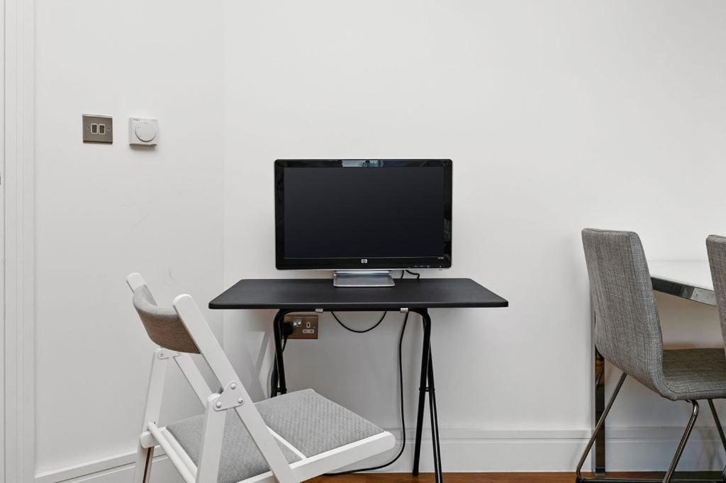 Modern Serviced 3-Bedroom Flat In East London Exterior foto